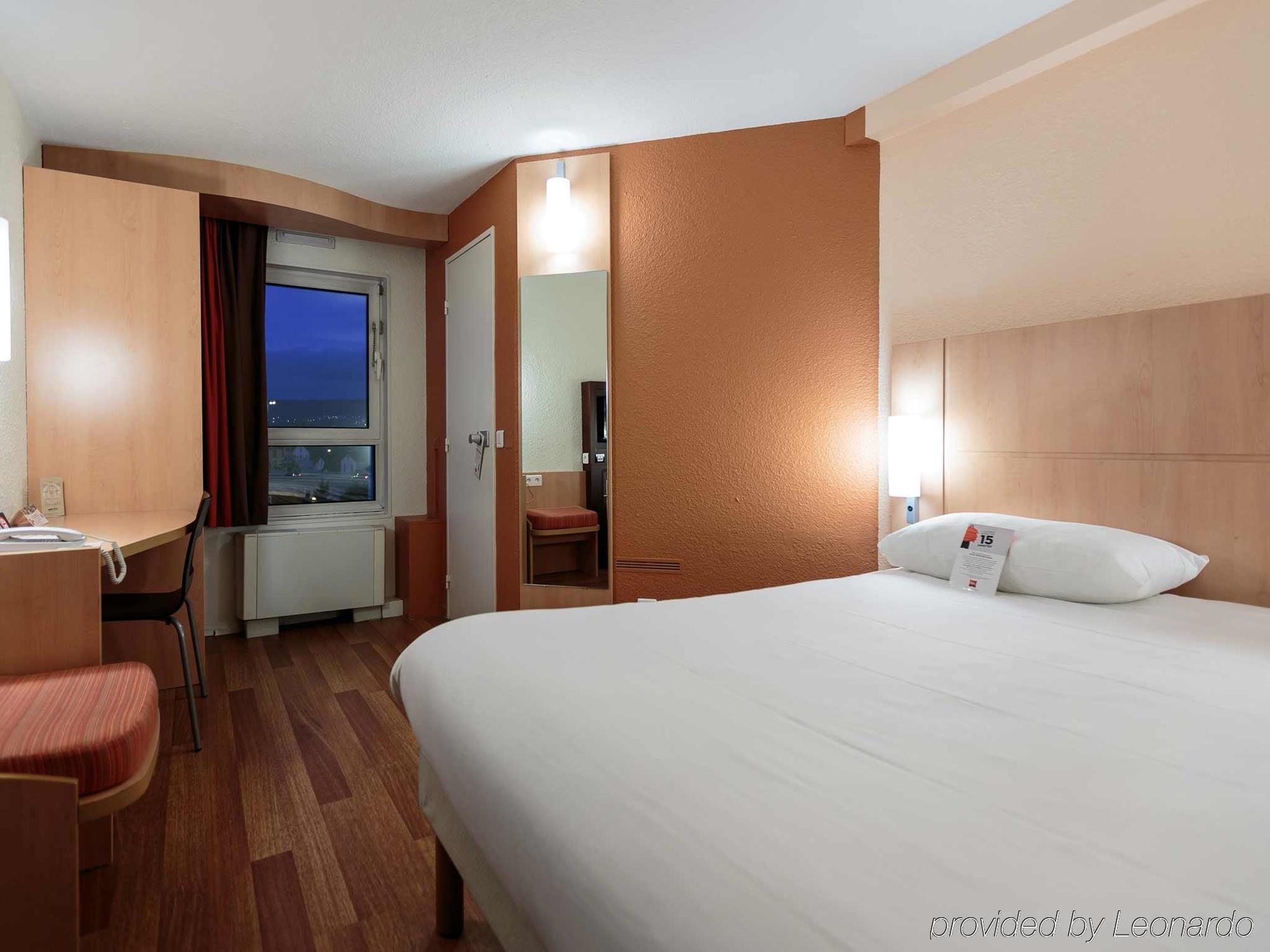 Ibis Clermont Ferrand Sud Herbet Exterior photo