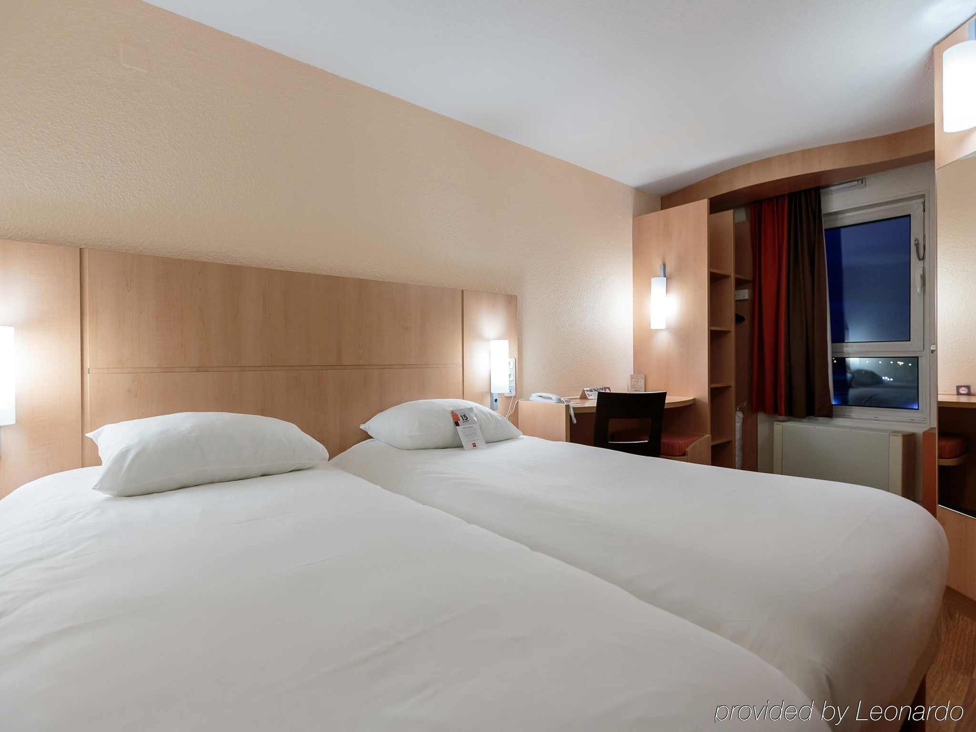 Ibis Clermont Ferrand Sud Herbet Exterior photo