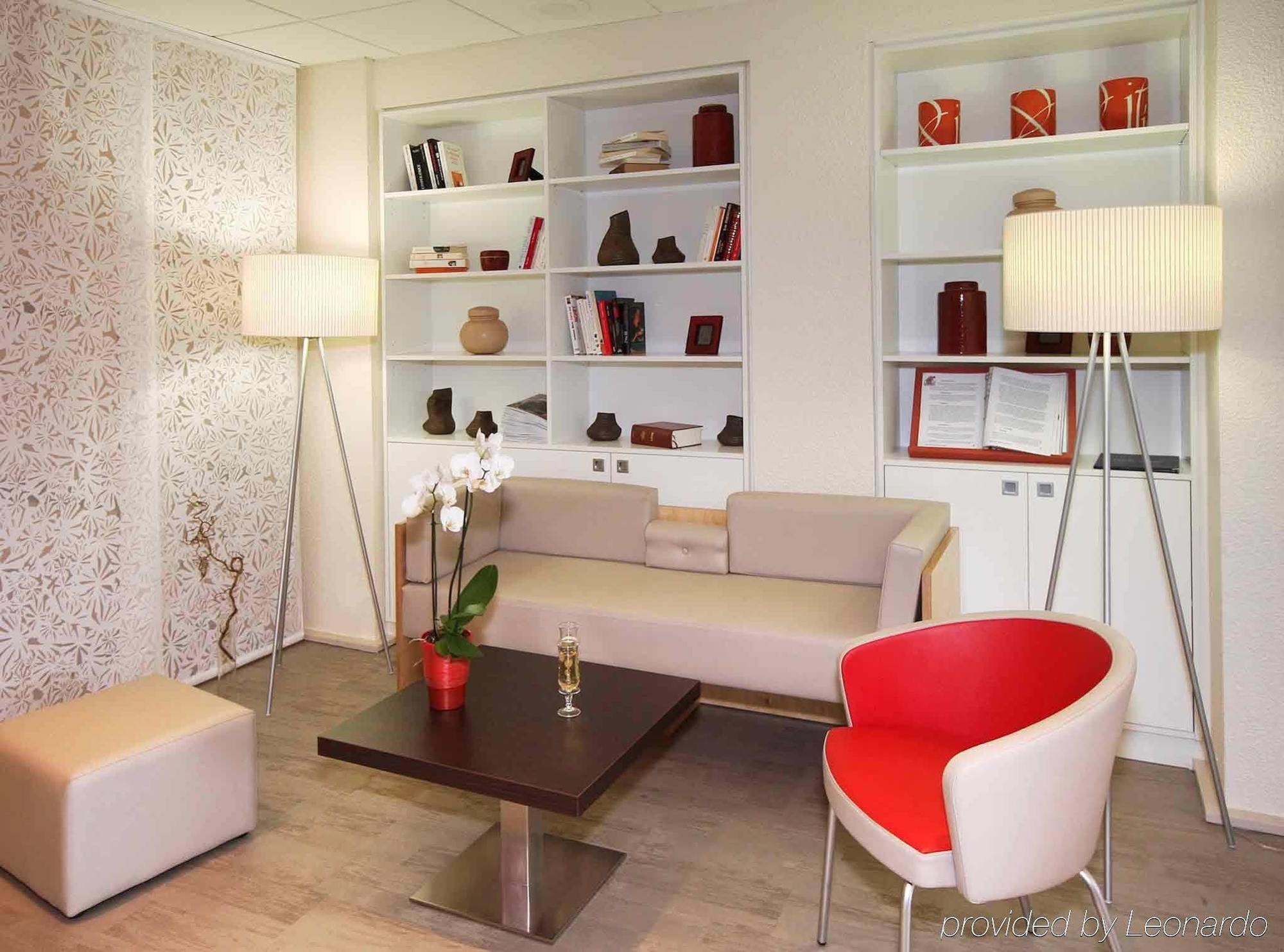 Ibis Clermont Ferrand Sud Herbet Exterior photo